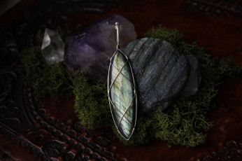 Картинка разное украшения +аксессуары +веера украшение камень оправа камни макро мох