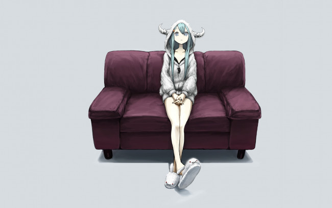 Обои картинки фото аниме, ангелы,  демоны, кролик, тапочки, жилетка, девушка, диван, мех, демон, рога