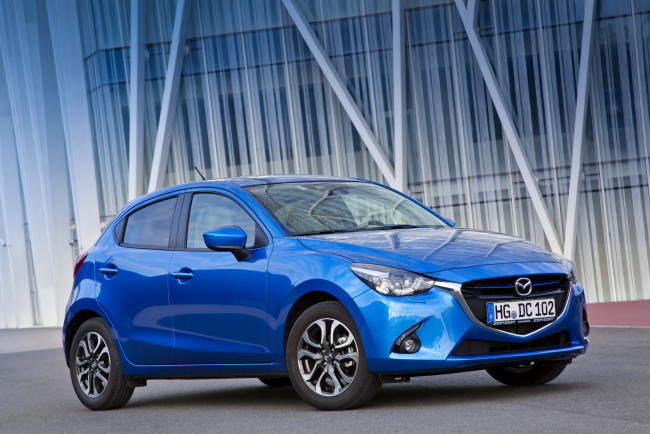 Обои картинки фото 2014 mazda 2, автомобили, mazda, голубой, металлик