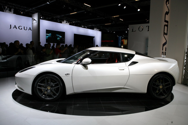 Обои картинки фото автомобили, выставки и уличные фото, lotus