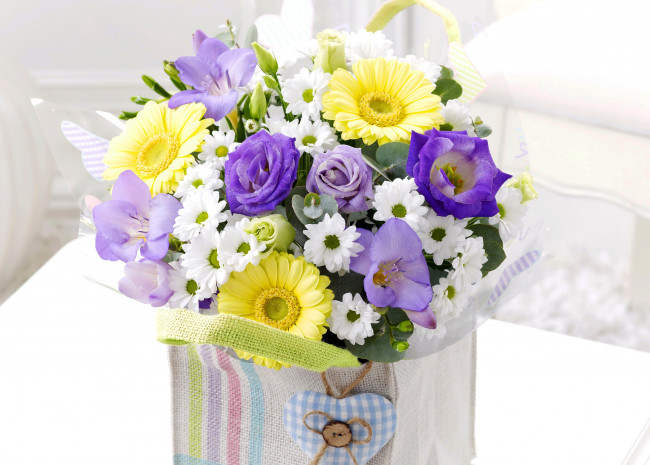 Обои картинки фото цветы, букеты,  композиции, эустома, герберы, розы, flowers, букет, хризантемы