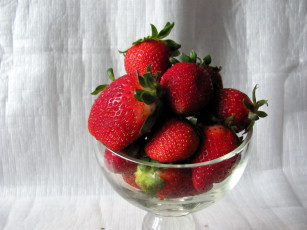 Картинка еда клубника +земляника ягоды