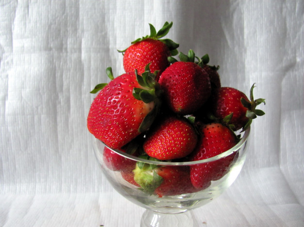 Обои картинки фото еда, клубника,  земляника, ягоды