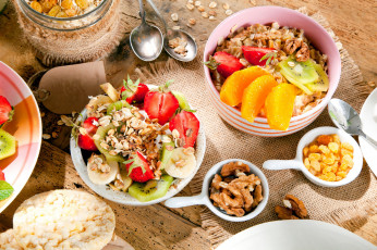 Картинка еда мюсли +хлопья орехи апельсин клубника