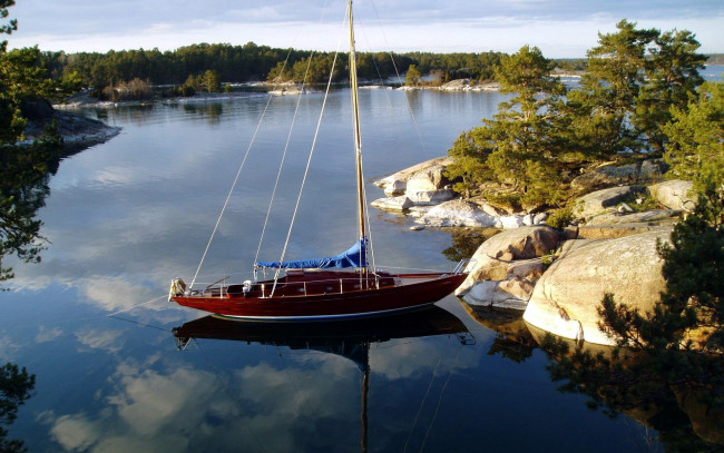 Обои картинки фото корабли, Яхты, озеро, отражение, яхта