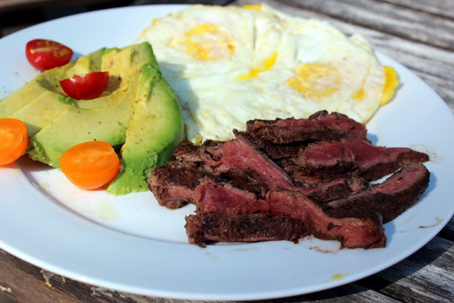 Обои картинки фото еда, мясные блюда, авокадо, говядина
