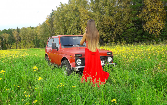 Обои картинки фото автомобили, -авто с девушками, lada, 4x4, нива, красавица, лето