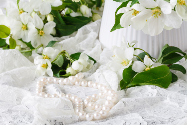 Обои картинки фото разное, украшения,  аксессуары,  веера, цветы, бусы, жемчуг
