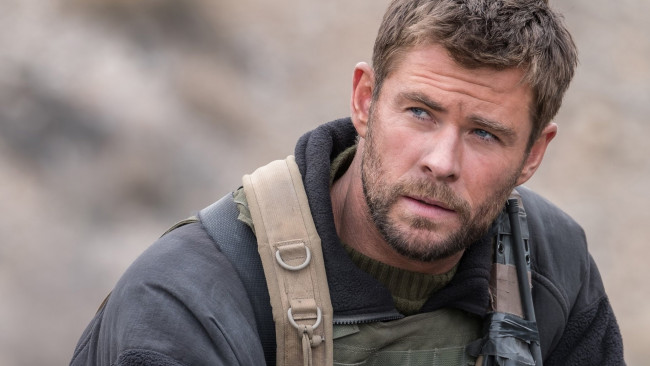 Обои картинки фото кино фильмы, 12 strong, chris, hemsworth