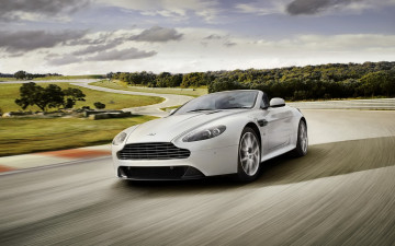 Картинка aston+martin+amv8+vantage автомобили aston+martin белый дорога скорость