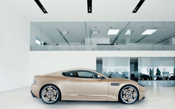 Картинка aston+martin+dbs автомобили aston+martin бежевый здание