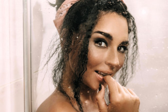 Картинка девушки анна+шаховская шатенка лицо