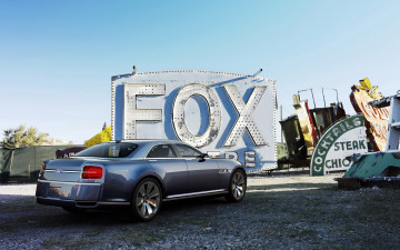 Картинка автомобили выставки уличные фото