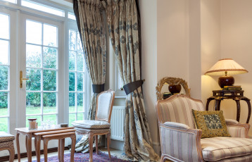 Картинка интерьер гостиная окно