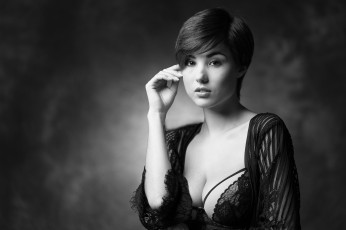 Картинка девушки -unsort+ Черно-белые+обои лицо взгляд