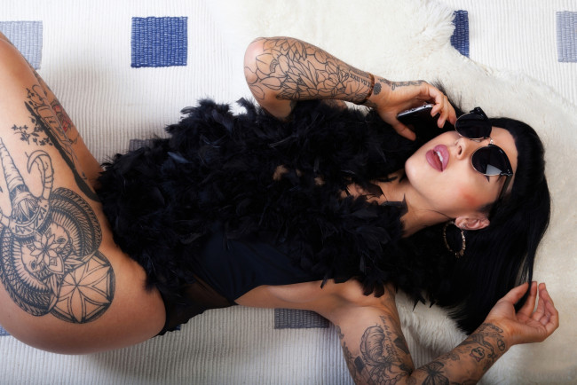 Обои картинки фото девушки, -unsort , брюнетки,  шатенки, взгляд, лицо