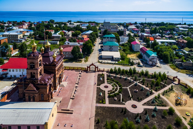 Обои картинки фото города, - панорамы, здание, город, церковь, храм