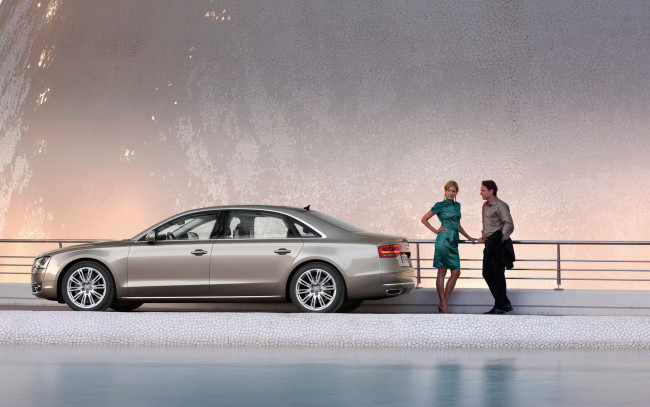 Обои картинки фото audi a8 lcouple, автомобили, audi, серебристый, пара, ограда