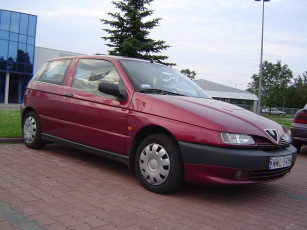 Картинка alfa romeo 145 автомобили выставки уличные фото