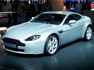 Картинка aston martin автомобили выставки уличные фото