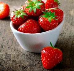 Картинка еда клубника +земляника чашка ягоды