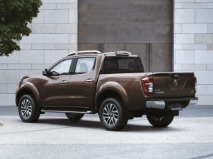 Картинка автомобили nissan datsun double коричневый 2014г th-spec cab navara np300