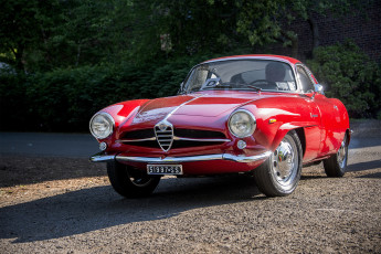 Картинка alfa+romeo+giulietta+sprint+speciale автомобили alfa+romeo выставка автошоу автопробег