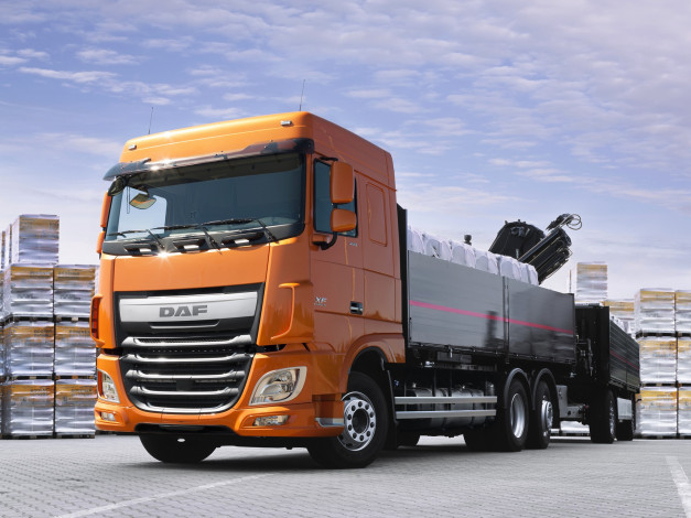 Обои картинки фото автомобили, daf , выставка, улица, space, 6x2, 440, cf, daf, cab
