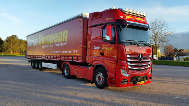 Обои картинки фото mercedes, автомобили, mercedes trucks, тяжёлый, грузовик, контейнеровоз