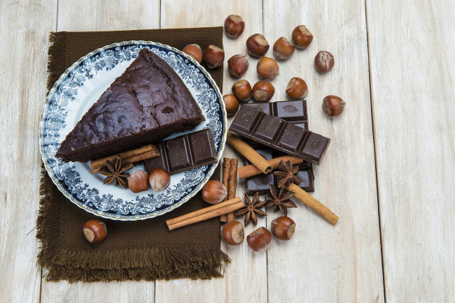 Обои картинки фото еда, пирожные,  кексы,  печенье, орехи, корица, шоколад, шоколадные