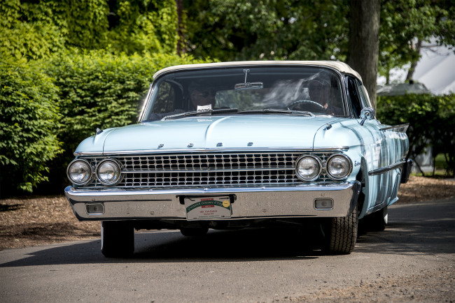 Обои картинки фото ford galaxie,  1961, автомобили, ford, автопробег, автошоу, выставка