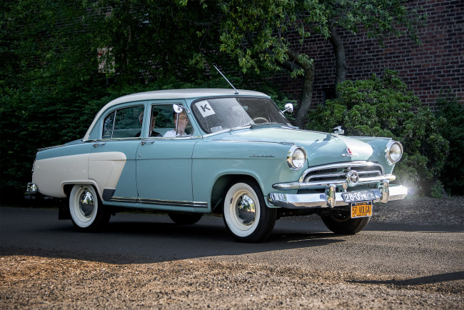 Обои картинки фото gaz 21v volga,  1957, автомобили, выставки и уличные фото, автопробег, выставка, автошоу