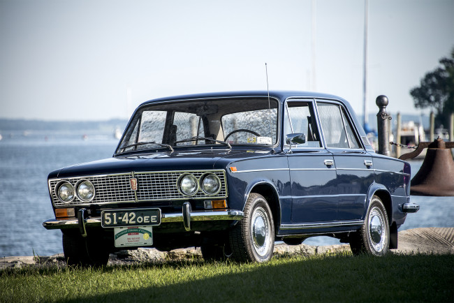 Обои картинки фото vaz 21033,  1982, автомобили, ваз, автошоу, автопробег, выставка