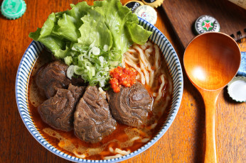 Картинка еда макаронные+блюда лапша салат ложка мясо суп