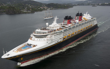 Картинка корабли Яхты disney magic bergen norway north sea берген норвегия северное море лайнер круиз парусник