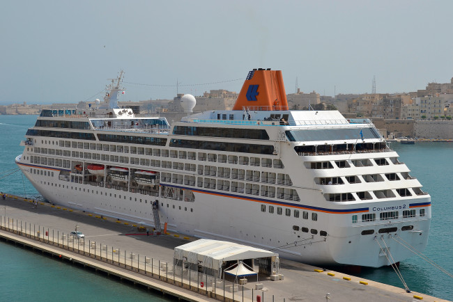 Обои картинки фото columbus 2, корабли, лайнеры, круизный, лайнер
