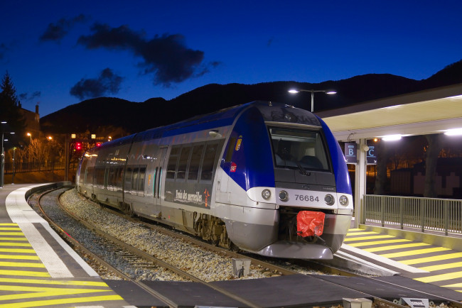 Обои картинки фото техника, поезда, состав, локомотив, рельсы, дорога, железная