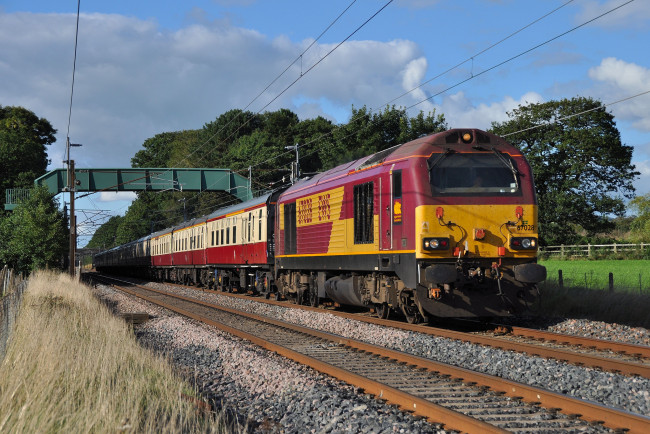 Обои картинки фото техника, поезда, состав, рельсы, локомотив, дорога, железная