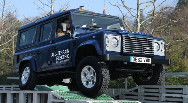 Обои картинки фото land rover electric defender concept 2013, автомобили, land-rover, land, rover, внедорожник, concept, defender, electric, джип, 2013