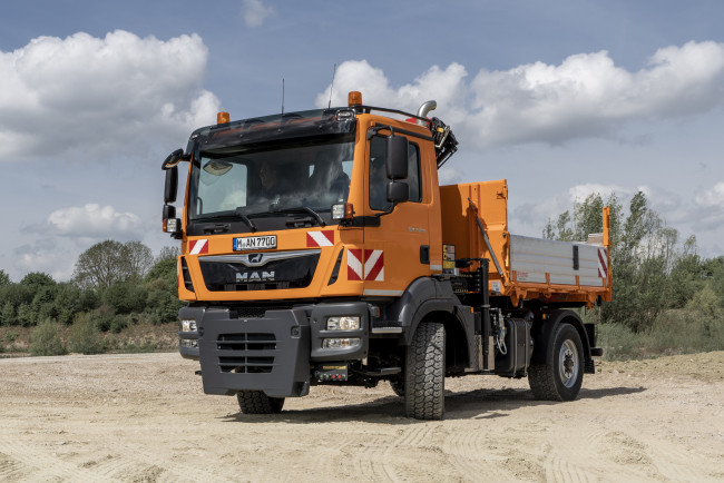 Обои картинки фото автомобили, man