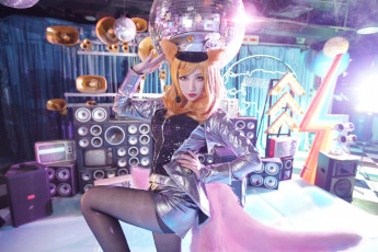 Картинка девушки -+креатив +косплей костюм фуражка куртка шорты техника хвосты