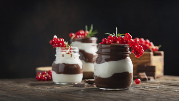 Картинка еда мороженое +десерты ягоды десерт смородина красная