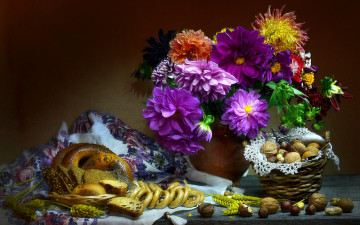 Картинка еда разное букет георгины орехи сушки баранки выпечка