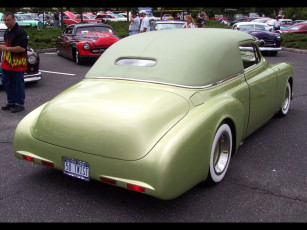 Картинка автомобили выставки уличные фото