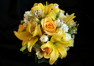 Картинка цветы букеты композиции левкой альстромерия лилии розы