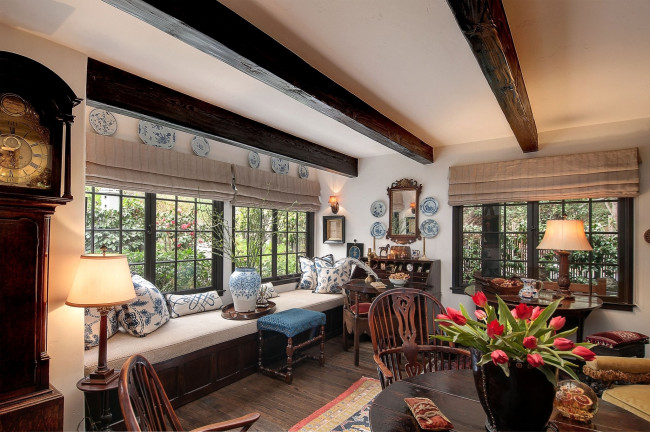 Обои картинки фото интерьер, гостиная, дизайн, ваза, подоконник