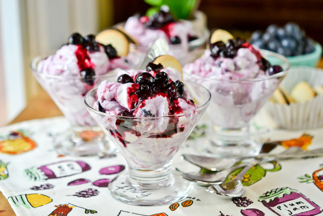 Обои картинки фото еда, мороженое, десерты, варенье, креманки