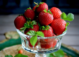 Картинка еда клубника +земляника ягоды