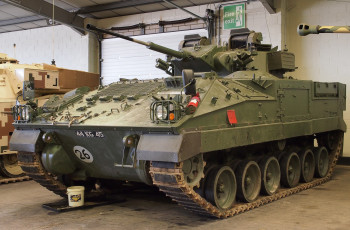 Картинка warror+infantry+fighting+vehicle техника военная+техника бронетехника танк