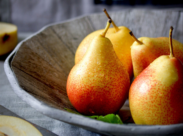 Обои картинки фото еда, груши, плоды